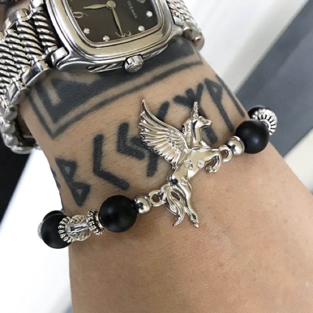 Pegasus unicorn mythical onyx & crystal bracelet - Picture 4 of 8